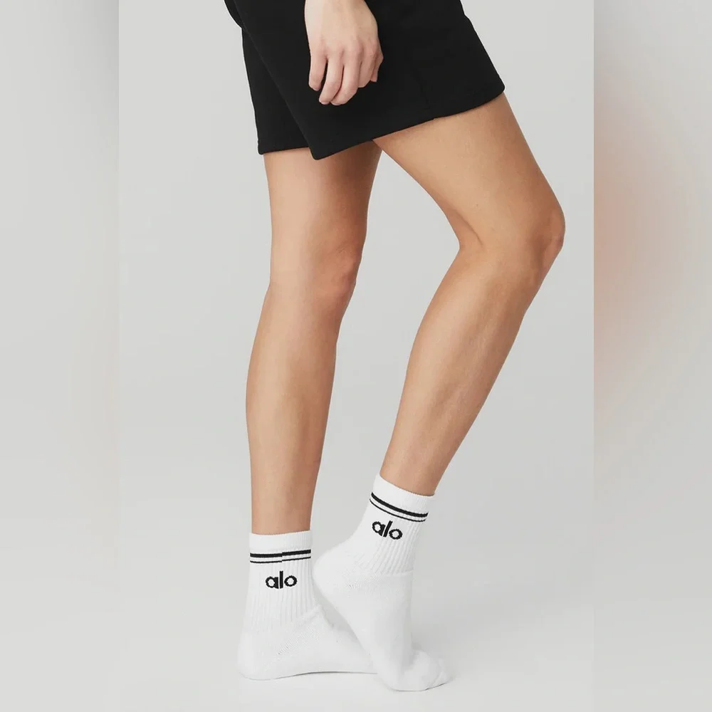 Alo Yoga Throwback Half-Crew Socks White Black Logo Unisex Large NWT